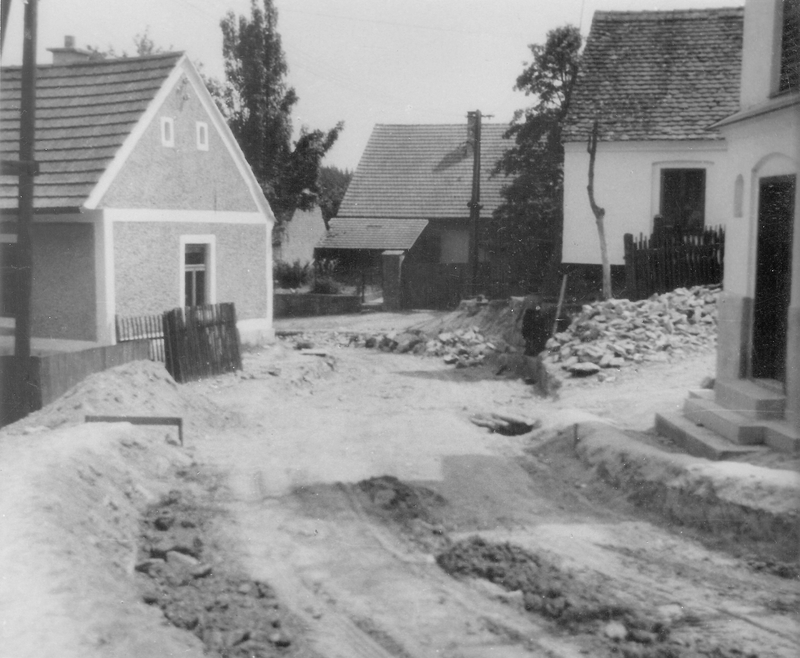 Výstavba silnice (1955)
